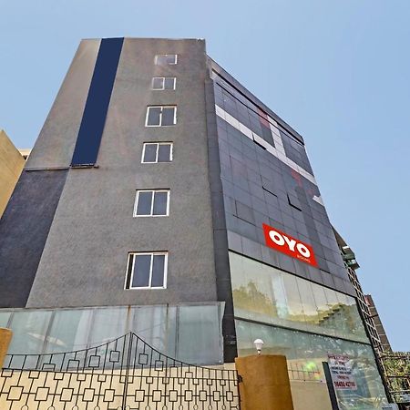 Oyo Townhouse 251 Richmond Circle Hotel Bangalore Exterior photo